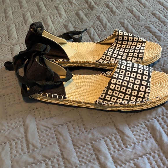 Reed : Ballerina Sandals - Small - Picture 2 of 6